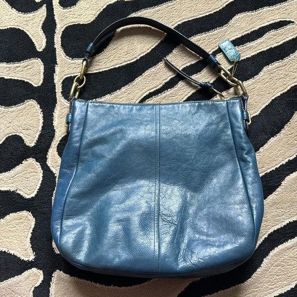 Coach Ashlyn Hobo - Picture 3 of 10